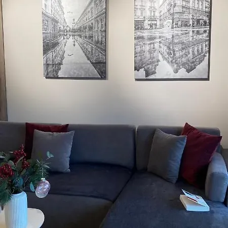 Dom Boutique Aurora شقة