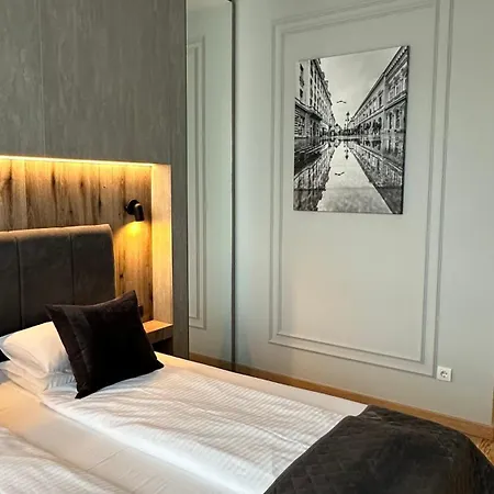 Dom Boutique Aurora شقة بلغراد